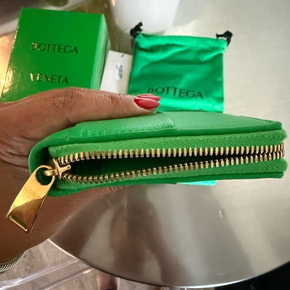 Bottega Veneta Zip Around Wallet - Picture 8 of 15